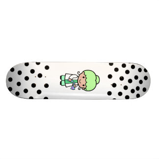 Wissenschaftler-Mädchen Skateboard