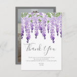 Wisteria Foto | Bat Mitzvah Dankeskarte<br><div class="desc">Dieses Design bietet elegante Aquarellwein-Blume in sanften Lavendel und lila mit grünen Blätter auf weißem Hintergrund mit Ihrem Bat Mitzvah Dankeschön Nachricht unten. Auf der Rückseite fügen Sie Ihr Lieblings-Foto. Anpassen,  indem Sie den Text in den Textfeldern bearbeiten und das Bild hinzufügen. Für Sie entworfen von Evco Studio www.zazzle.com/store/evcostudio</div>