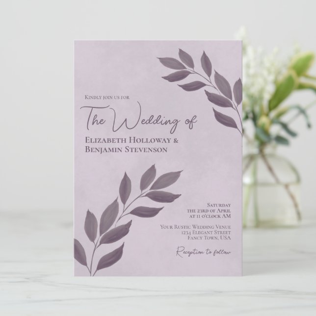 Wistful Leaves Elegant Modern Dusty Purple Wedding Einladung (Stehend Vorderseite)