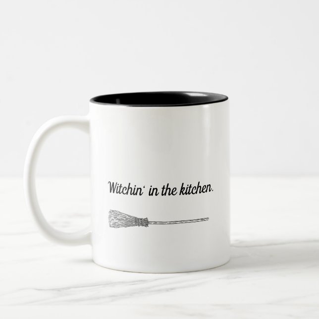 Witchin' in der Tasse Küche (Links)