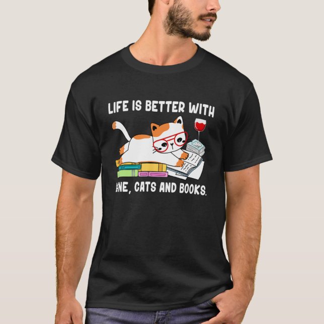 With Books Cats And Wine Drinking Dad Mom T-Shirt (Vorderseite)