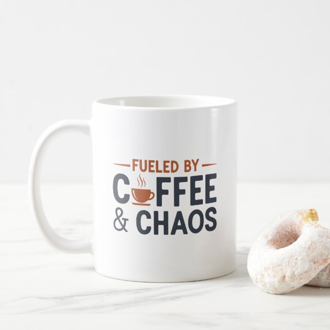 Witty Caffeine Humor Coffee and Chaos Minimalist Kaffeetasse (Mit Donut)