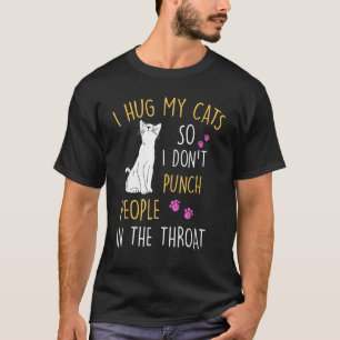 Witzige Katze, die ich umarmte, also hebe ich kein T-Shirt