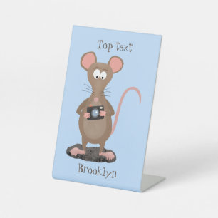 Witzige Ratte mit Kamera-Cartoon-Illustration Sockelschild