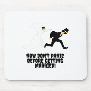 Witziges Design _ Braut verfolgt Groom _ Dont Pani Mousepad
