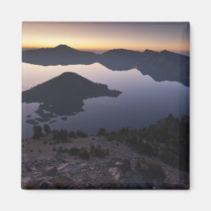 Wizard Island bei Tagesanbruch, Crater Lake Nation Magnet