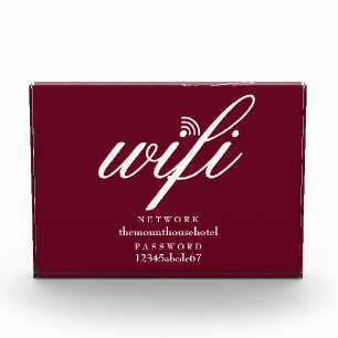 WLAN-Netzwerk und Passwort Schild Burgunderrot Fotoblock