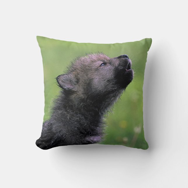 Wolf Cub Howling Kissen (Vorderseite)