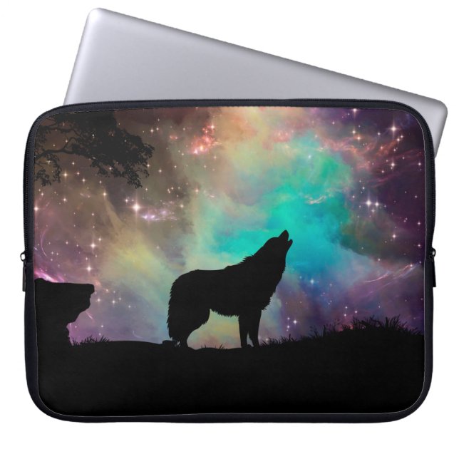 Wolf heult auf das Universum Laptopschutzhülle (Vorderseite)