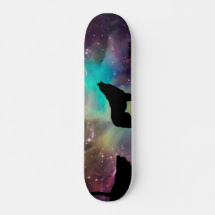 Wolf heult auf das Universum Skateboard
