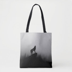 Wolf heult auf dem Mond