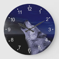 Wolf heult auf dem Mond im Meer