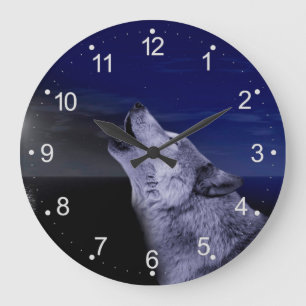 Wolf heult auf dem Mond im Meer Große Wanduhr