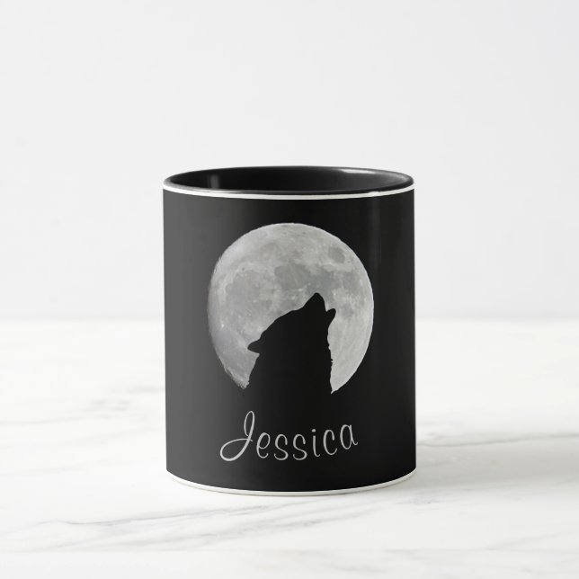 Wolf Howling at The Full Moon Tasse (Zentrum)