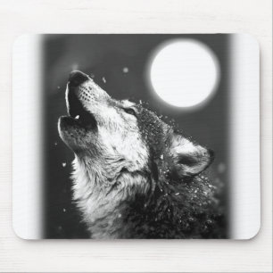Wolf Howling auf dem Mond Mousepad