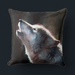 Wolf Howling Lone Wolf Kissen<br><div class="desc">Wolf heulend,  wenn du Wölfe Liebe oder ein einsamer Wolf bist,  ist das für dich. Nimm diese wilde Wolf-Zuhause mit und lebe auf der wilden Seite.</div>