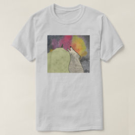 Wölfe heulen gegen einen Galaxiehimmel T-Shirt