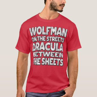Wolfman auf den Straßen Dracula zwischen den Blätt T-Shirt