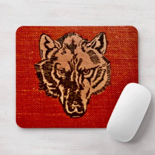 Wolfskopf auf Rot Mousepad