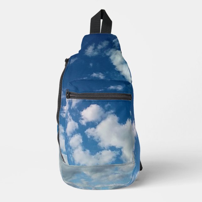 Wolken am Himmel Crossbody Bag (Vorderseite)