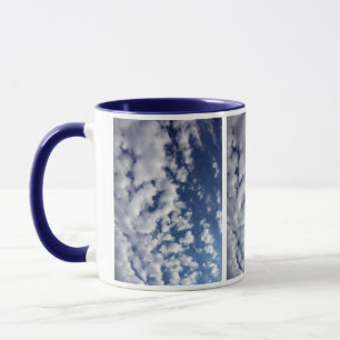 Wolken auf blauem Himmel Tasse