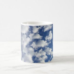 Wolken auf blauem Himmel Tasse
