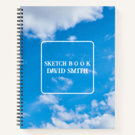 Wolken auf einem Blue Sky Coloring Name Notebook Notizbuch
