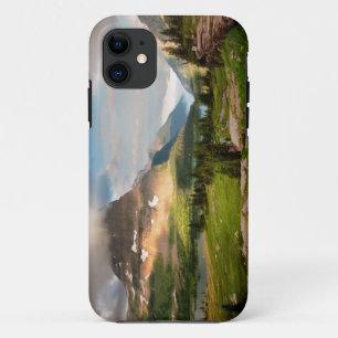 Wolken, die durch Berge fegen Case-Mate iPhone Hülle