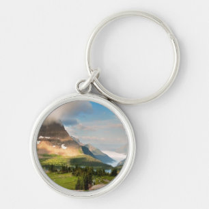 Wolken, die durch Berge fegen Schlüsselanhänger