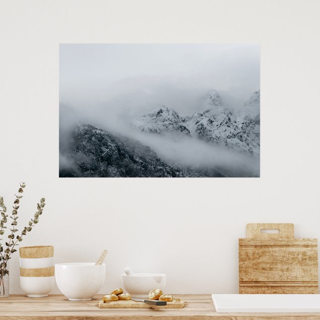 Wolken fließen über Berge Poster (Küche)
