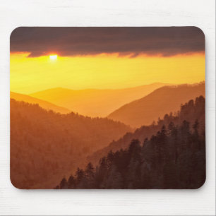 Wolken füllen Valley, Tennessee Mousepad