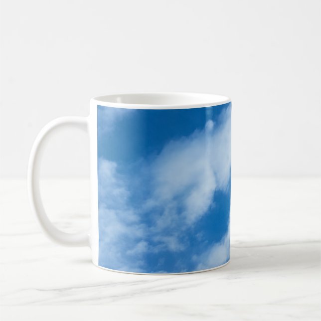 Wolken im Himmel Weiß und Blau Kaffeetasse (Links)