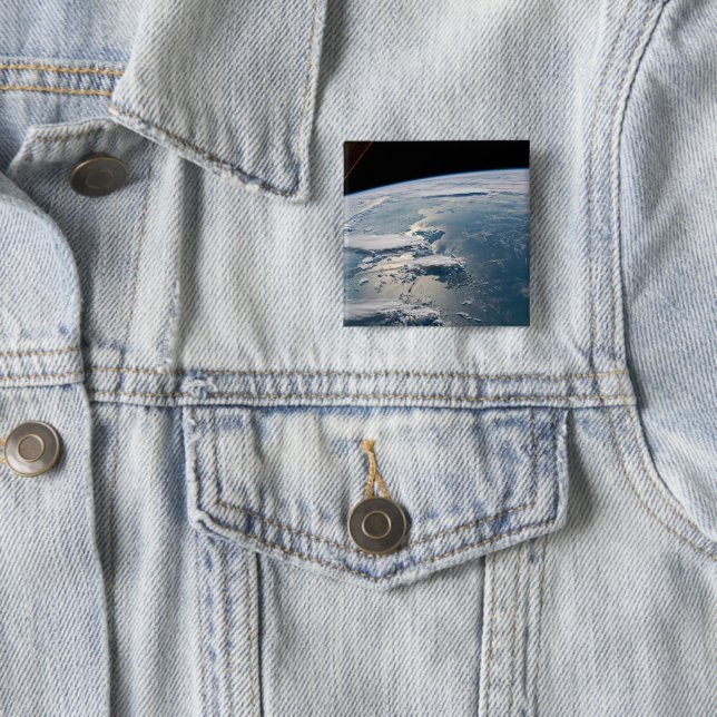 Wolken in Sumatra, Indonesien. Button (Beispiel)