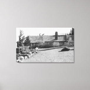 Wolken-Kappen-Gasthaus an Mt.-Haube, Leinwanddruck