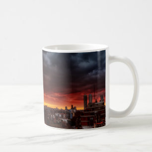 Wolken, Sonnenuntergang und Rot Tasse