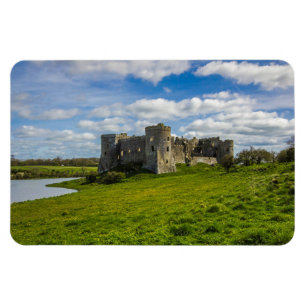 Wolken über Carew Castle Magnet