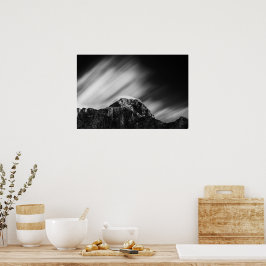 Wolken über dem Berg Mangart Poster
