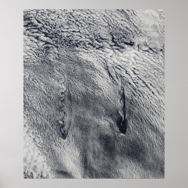 Wolken über den Juan Fernandez Inseln Poster (Vorne)