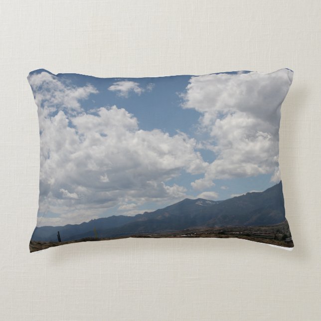 Wolken über den Rocky Mountains Dekokissen (Vorderseite)