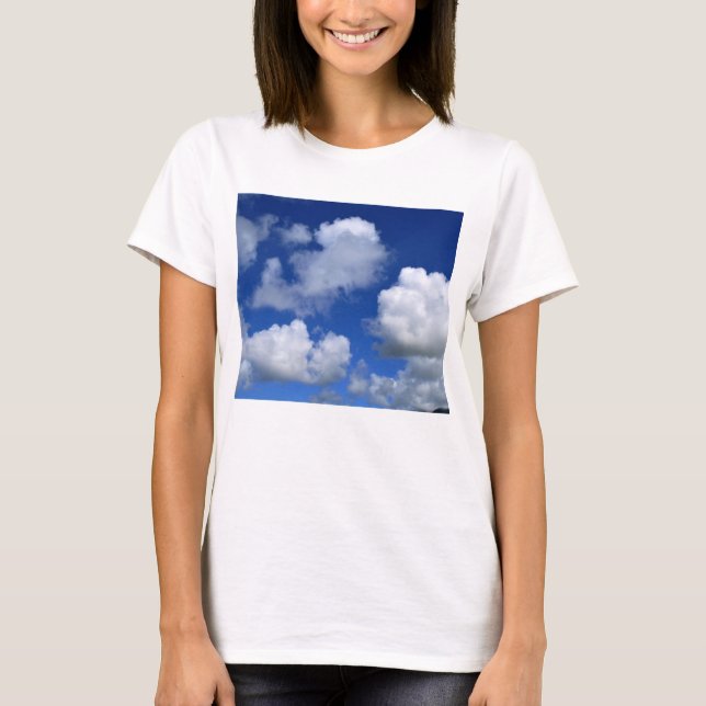 Wolken und blauer Himmel T-Shirt (Vorderseite)