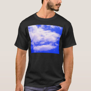 Wolken und "Clear Blue Sky" T-Shirt