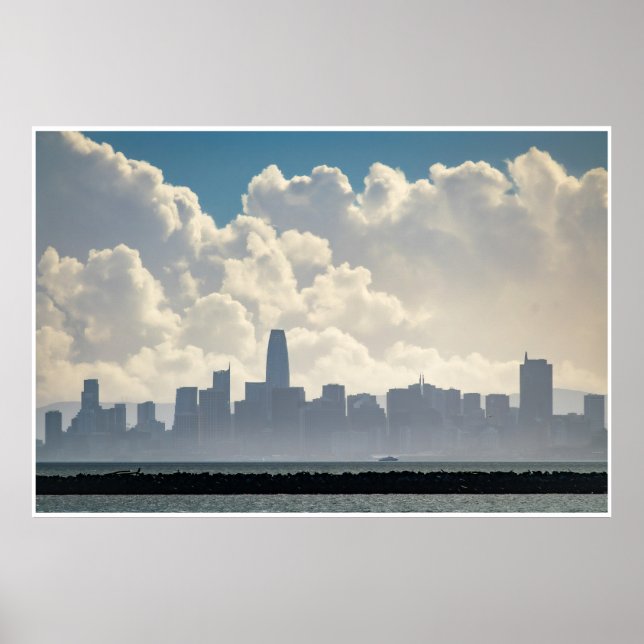 Wolken und die Stadt Poster (Vorne)