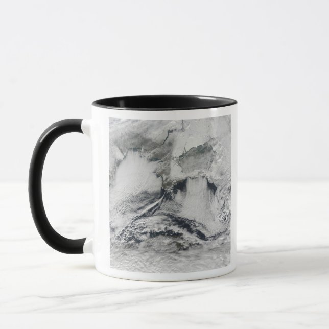 Wolkenbildung über dem Schwarzen Meer Tasse (Links)