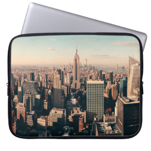 Wolkenkratzer Dachlandschaft urbane Ansicht von Ne Laptopschutzhülle