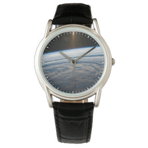 Wolkenkratzer im Südindischen Ozean. Armbanduhr