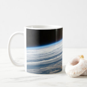Wolkenkratzer im Südindischen Ozean. Kaffeetasse
