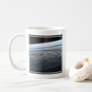 Wolkenkratzer im Südindischen Ozean. Kaffeetasse