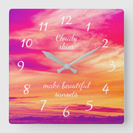Wolkenkratzer machen schöne Sonnenuntergänge Quadratische Wanduhr