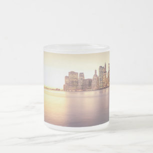 Wolkenkratzer-Skyline - New- York Mattglastasse