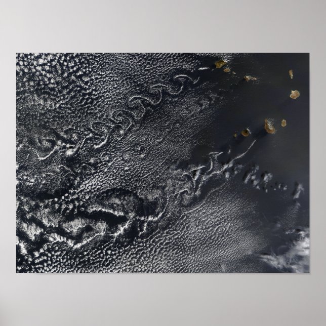 Wolkenkratzer über den Kapverdischen Inseln Poster (Vorne)